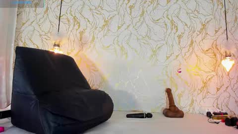 Naomy online show from January 13, 8:38 pm