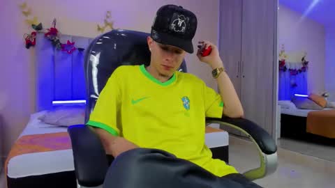 Nascary Fox online show from December 22, 7:31 pm