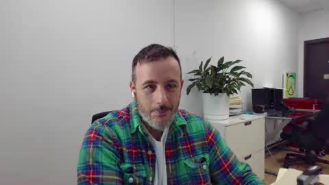 Snapshot of nassobout chatting on October 10, 9:19 pm nassobout online show from October 10, 9:19 pm