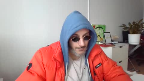 Snapshot of nassobout chatting on January 9, 2:40 pm nassobout online show from January 9, 2:40 pm