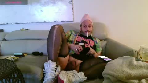 Snapshot of nassobout chatting on January 25, 10:39 pm nassobout online show from January 25, 10:39 pm