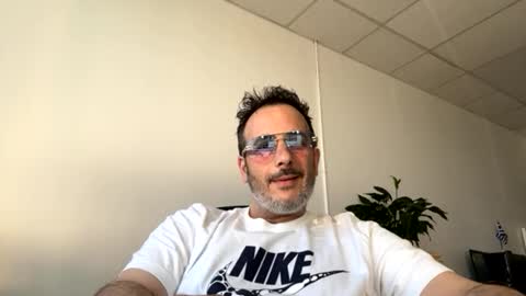 nassobout online show from May 30, 11:36 pm