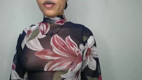 bella online show from November 28, 10:28 pm