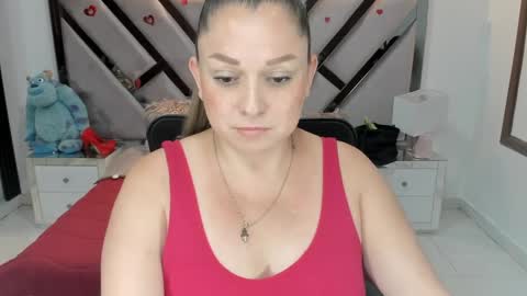 Snapshot of natalia5560 chatting on October 6, 5:31 pm natalia5560 online show from October 6, 5:31 pm