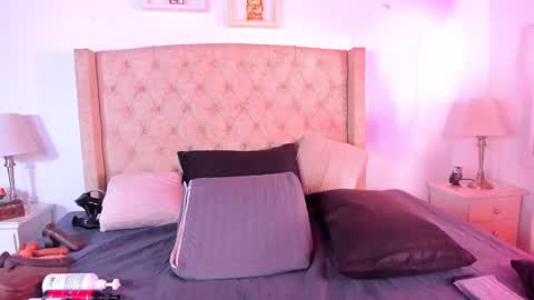 Snapshot of natalia_collinslim chatting on October 9, 3:34 am Natalia online show from October 9, 3:34 am