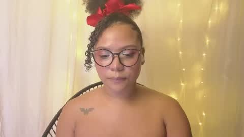natalia_curlyx online show from August 3, 3:30 am