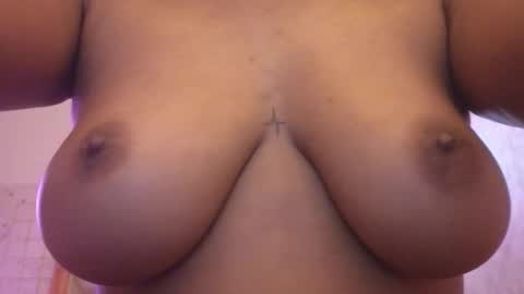 natalia_curlyx online show from January 19, 9:52 am