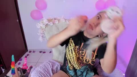 Snapshot of nataliahenao_69 chatting on October 8, 5:41 pm Nataliua Henao online show from October 8, 5:41 pm