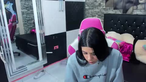 Snapshot of nataliatompsonx1 chatting on October 8, 1:57 am nataliatompsonx1 online show from October 8, 1:57 am