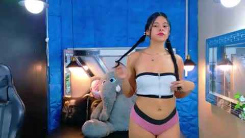 Snapshot of nataliatompsonx1 chatting on September 18, 8:35 pm nataliatompsonx1 online show from September 18, 8:35 pm