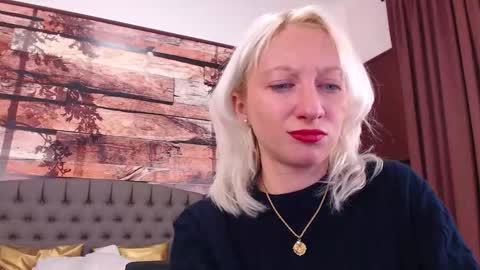 Snapshot of natalie_bitton chatting on September 30, 10:37 am Natalie online show from September 30, 10:37 am