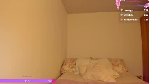 Snapshot of natalie_dream chatting on October 12, 2:04 am natalia online show from October 12, 2:04 am