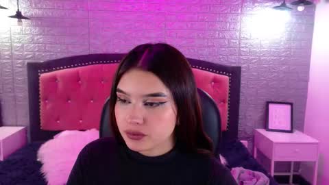 Snapshot of natalie_loffreda chatting on September 12, 3:08 am natalie online show from September 12, 3:08 am