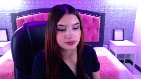 Snapshot of natalie_loffreda chatting on October 10, 3:23 am natalie online show from October 10, 3:23 am