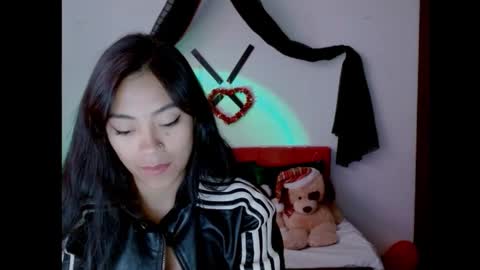 Nataly Escobar online show from March 12, 12:04 pm