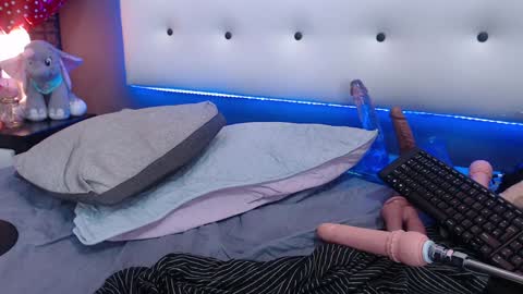 Snapshot of natasha26_ chatting on February 1, 9:00 am Natasha online show from February 1, 9:00 am