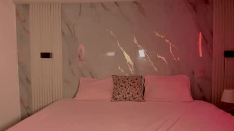 N A T A S H A online show from December 18, 5:14 am