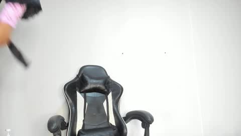 Snapshot of natasha_steele chatting on October 4, 9:56 pm natasha online show from October 4, 9:56 pm