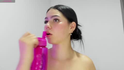 Snapshot of natasha_su chatting on January 29, 1:27 am Natalia online show from January 29, 1:27 am