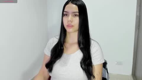 Snapshot of natasha_su chatting on February 19, 2:23 am Natalia online show from February 19, 2:23 am