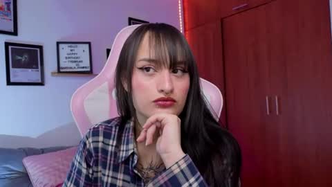 Nathalia Ramirez online show from February 12, 3:43 am