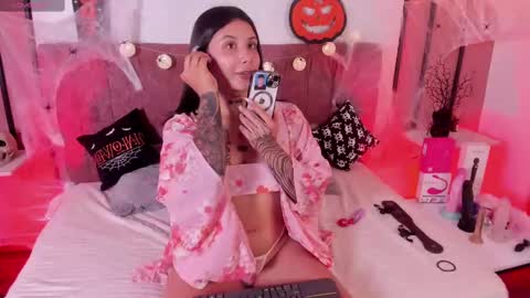 Snapshot of nathalia_stone chatting on October 2, 7:23 pm nathalia_stone online show from October 2, 7:23 pm