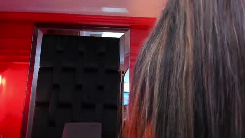 Snapshot of nathalie_rossel chatting on March 4, 1:12 am nathalie rossel online show from March 4, 1:12 am
