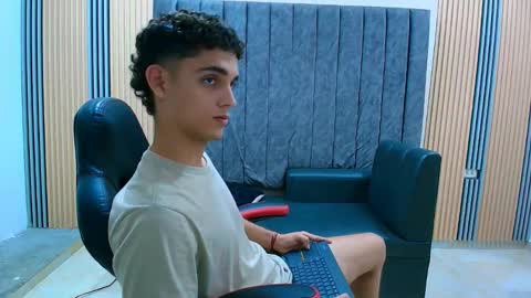 nathan_shimmer online show from May 21, 9:43 pm
