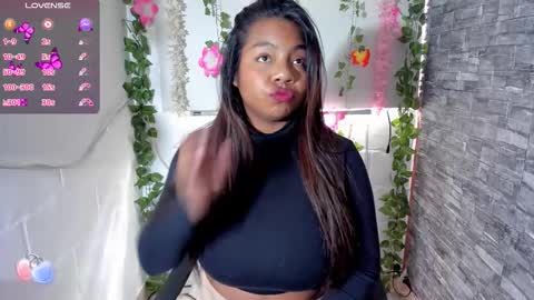 Snapshot of nathasha_jhonsom_ chatting on October 20, 6:57 pm Naty online show from October 20, 6:57 pm