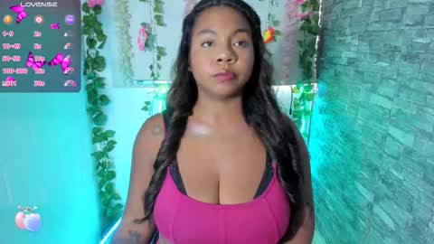 Snapshot of nathasha_jhonsom_ chatting on October 8, 9:10 pm Naty online show from October 8, 9:10 pm