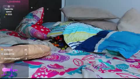 Snapshot of nathasha_miller2 chatting on October 11, 8:52 am nathasha online show from October 11, 8:52 am