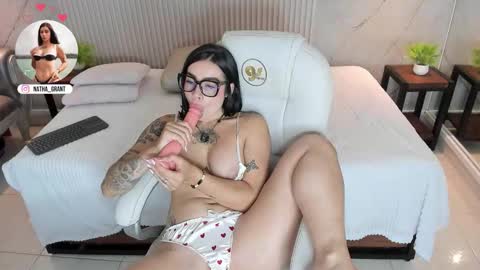 nathassa online show from February 25, 3:26 pm