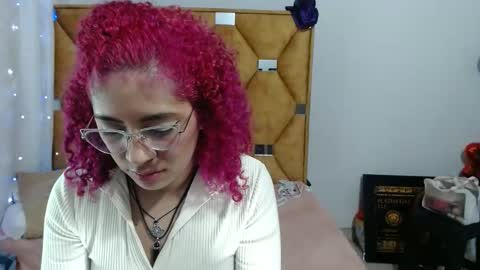 nathy_voyeur online show from April 6, 4:46 am