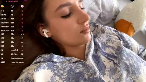 Nika online show from April 19, 8:04 am