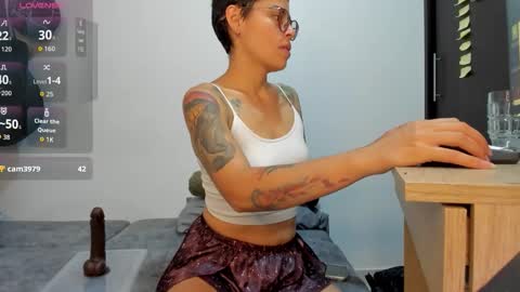 natt_op online show from November 8, 12:02 am