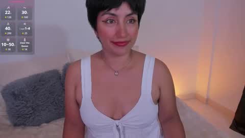 Nathalie online show from December 14, 8:15 pm