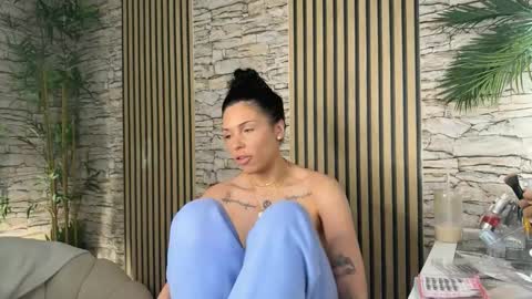 NATTY FIERROS online show from December 16, 7:20 pm