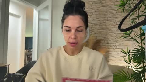 NATTY FIERROS online show from December 3, 7:25 pm