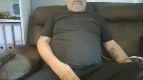 Snapshot of naturistmale45 chatting on January 27, 10:27 am naturistmale45 online show from January 27, 10:27 am