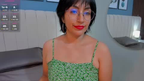 Snapshot of naty_bush chatting on October 14, 7:17 pm Naty bush online show from October 14, 7:17 pm