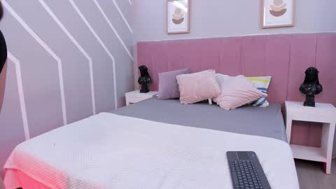 natybliss online show from March 17, 5:01 am