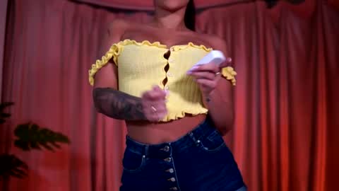 Naty online show from April 8, 7:28 pm