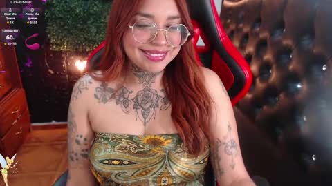 Snapshot of natykors_m_ chatting on October 13, 9:39 pm Sofia IG Natykors08 online show from October 13, 9:39 pm
