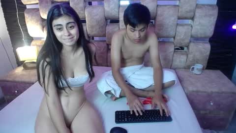 Snapshot of natyyalex chatting on October 1, 9:46 pm Naty y Alex online show from October 1, 9:46 pm