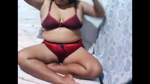 Hannah online show from March 29, 5:14 pm