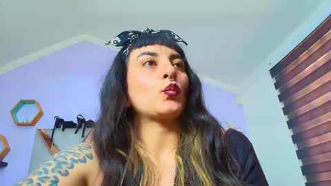 Kitten online show from October 8, 7:53 pm