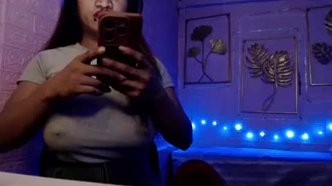 naughty_lorien143 online show from April 14, 11:13 am