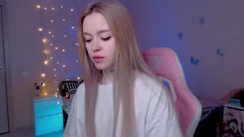 Mable online show from March 24, 2:17 am