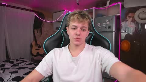 Nik online show from December 8, 1:36 pm