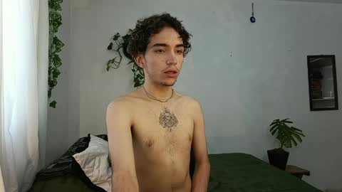naughty_thompson1 online show from April 15, 7:16 pm